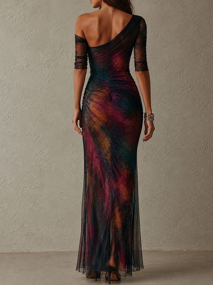 Elegante abito da sera lungo in mesh arricciato con stampa galassia rétro e monospalla