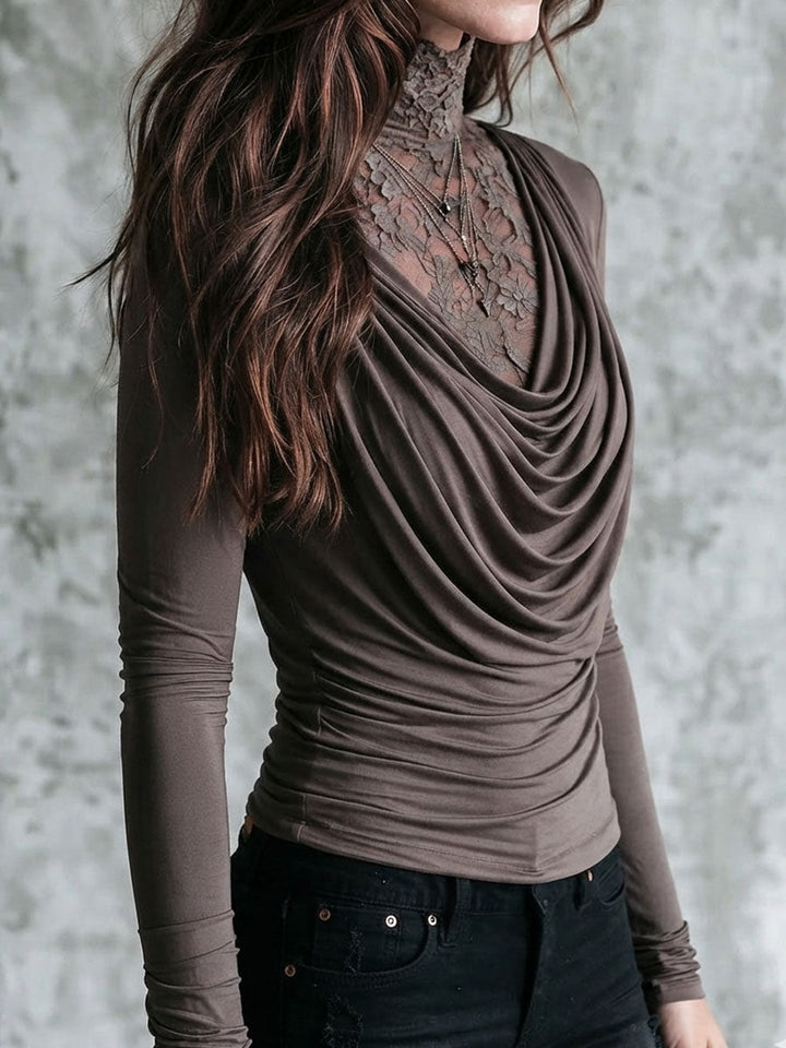 Top a maniche lunghe due in uno boho color tortora, in pizzo, con collo alto e scollatura drappeggiata a cascata