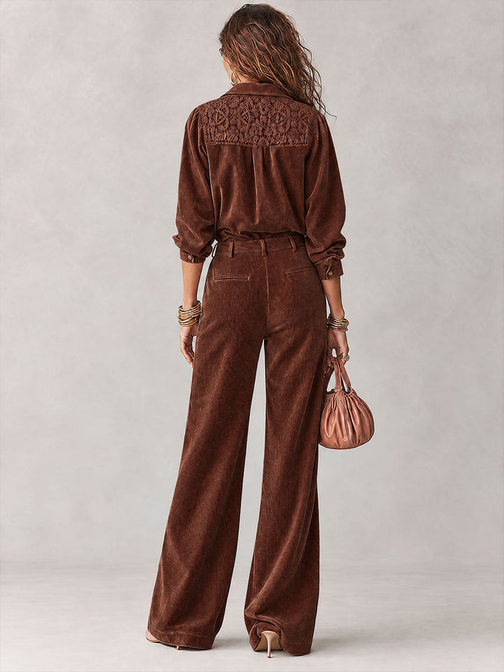 Set boho chic con camicia in velluto a coste con bordi in pizzo e pantaloni a gamba larga